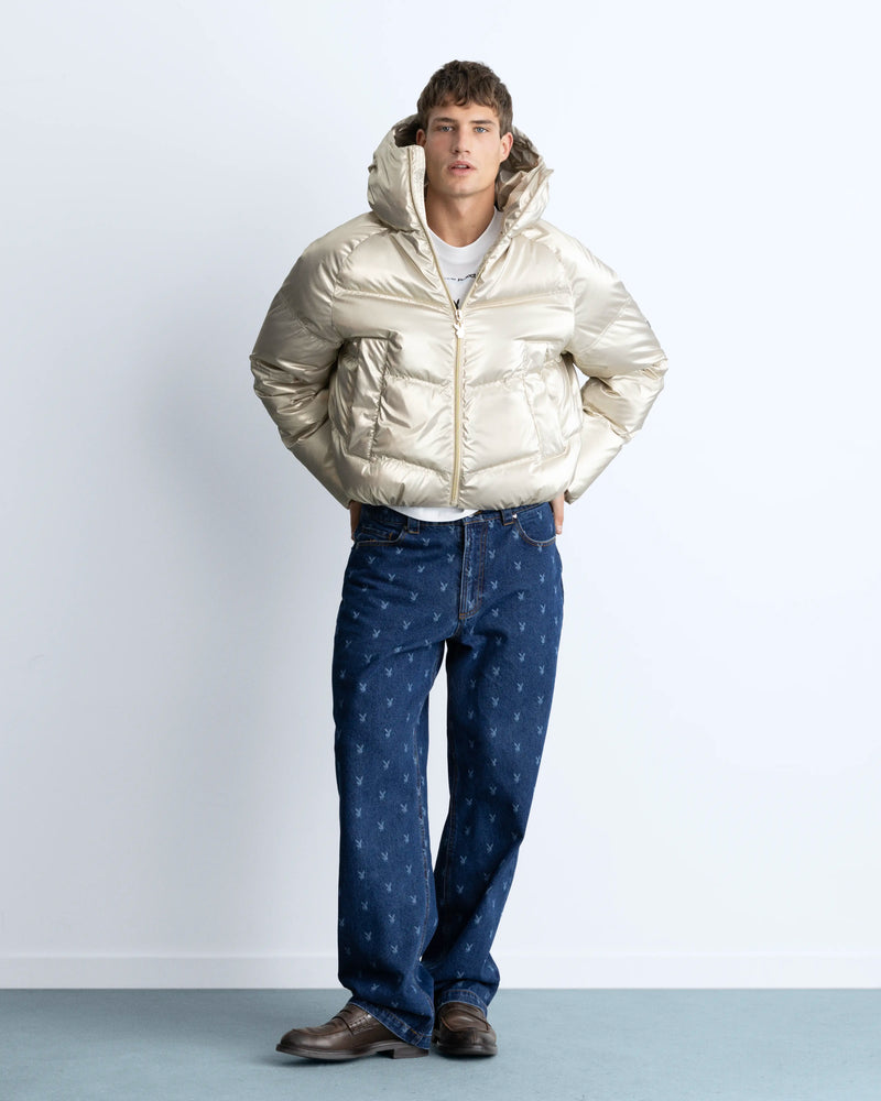 MAN [Model is 1.86 m / 6’1” wearing size M]