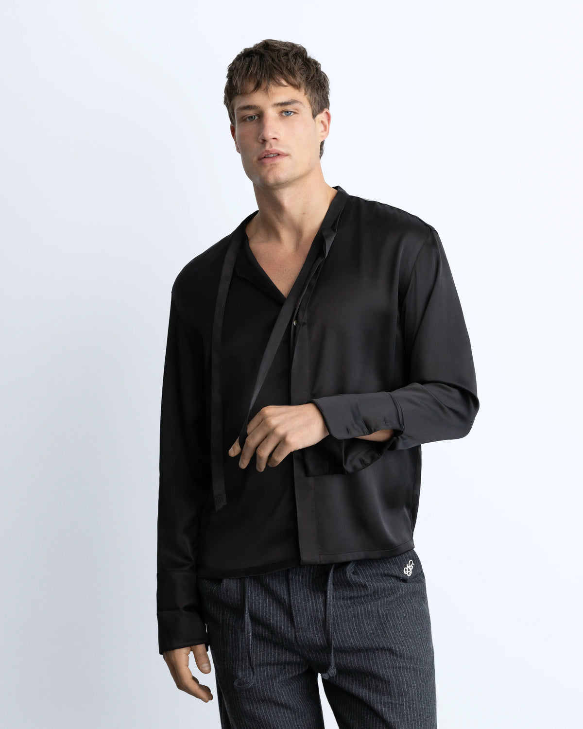 MAN [Model is 1.86 m / 6’1” wearing size M]