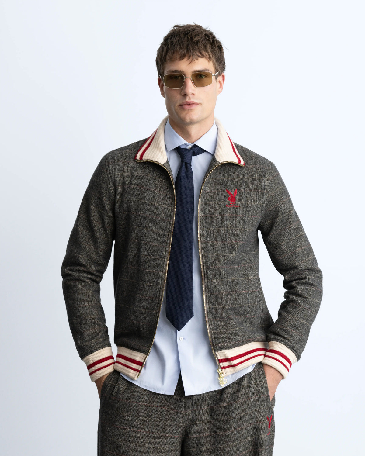 MAN [Model is 1.86 m / 6’1” wearing size M]