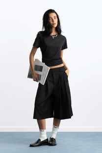 Essential Tee Black