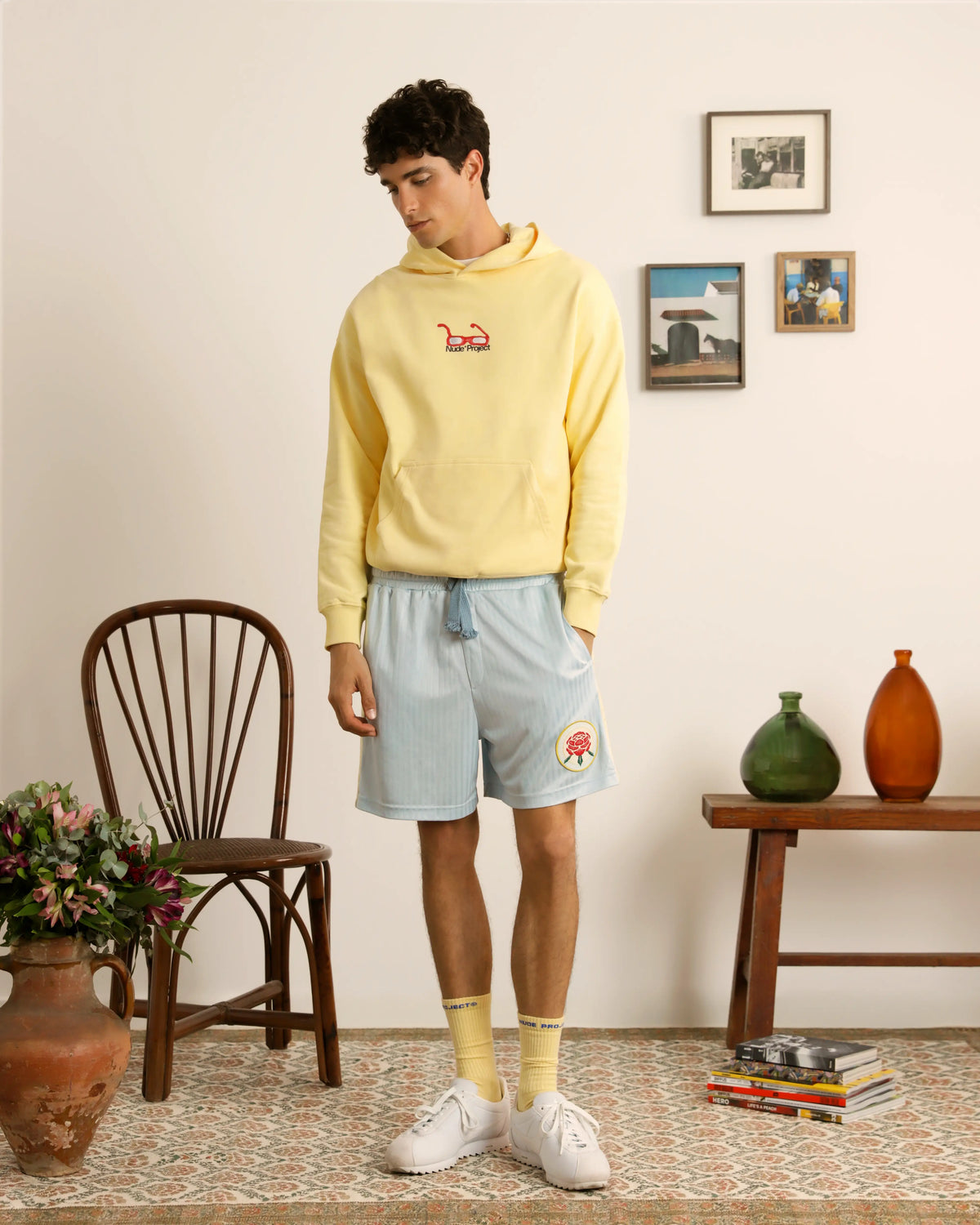 man [Model is 183cm/6'0” wearing size L]