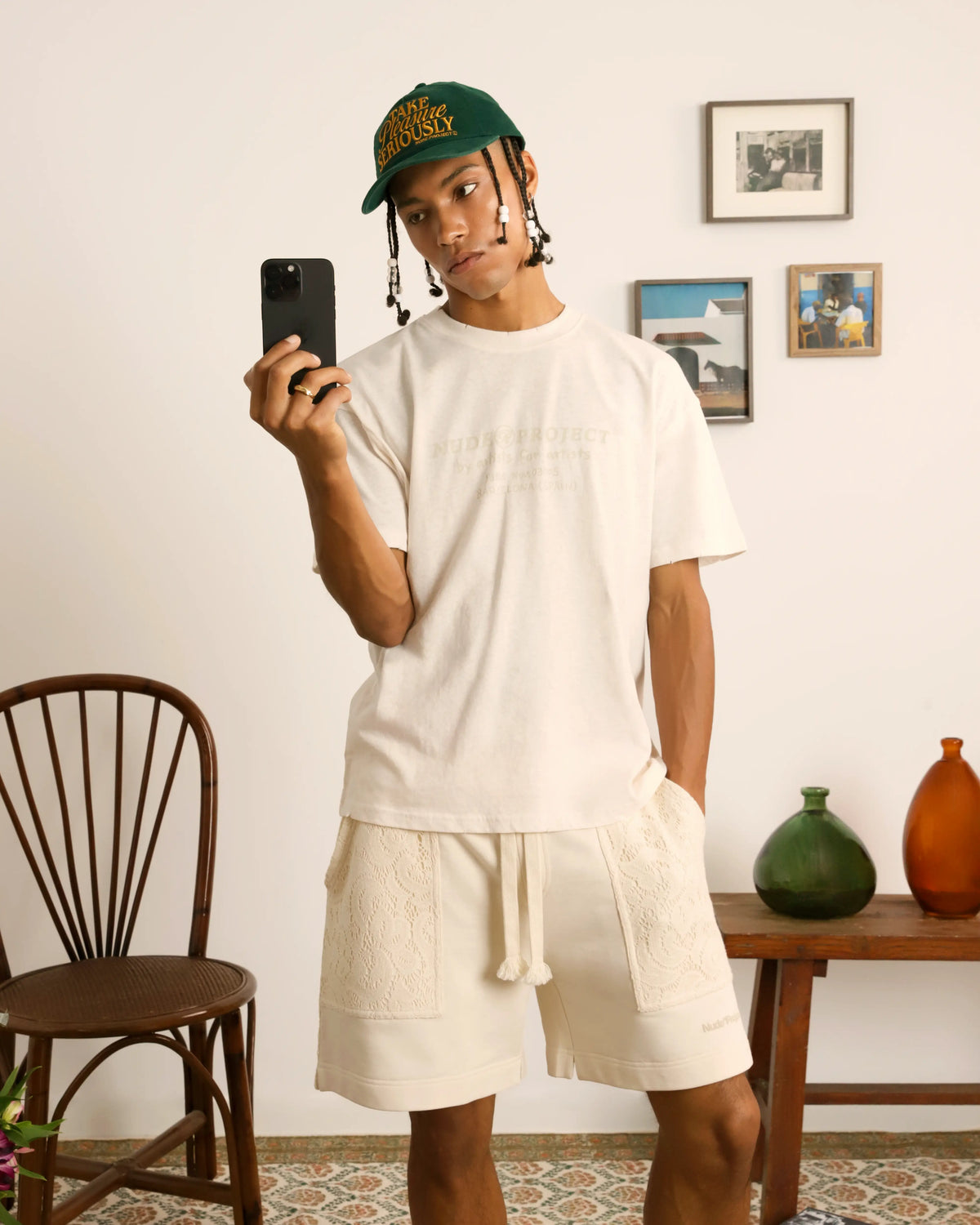 man [Model is 183cm/6'0” wearing size M]