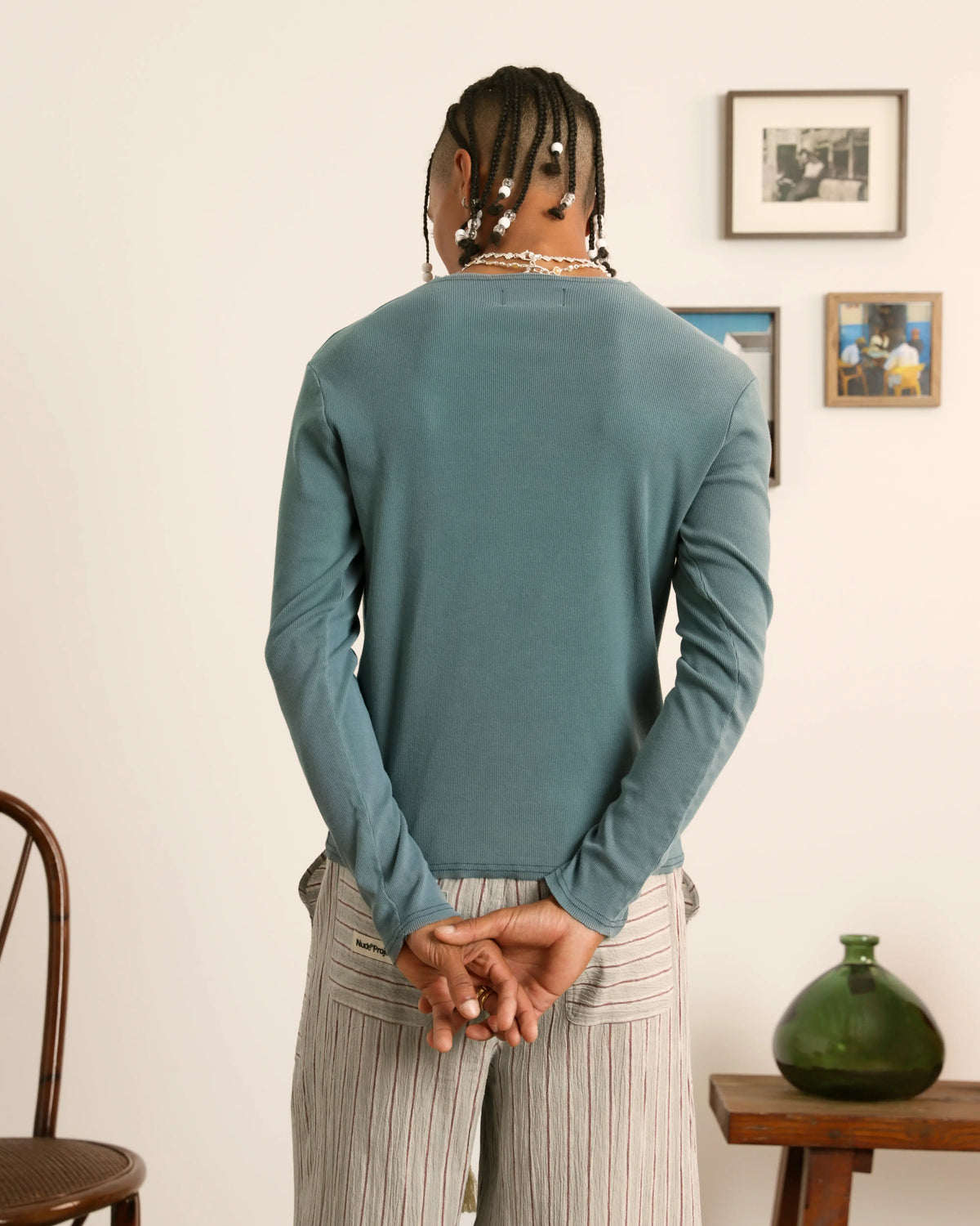 man [Model is 180cm/5’9” wearing size M]