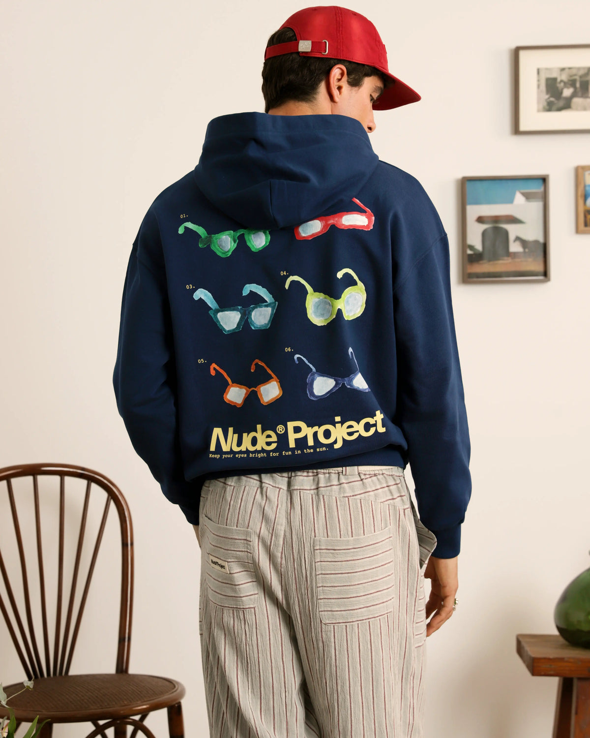 man [Model is 183cm/6'0” wearing size L]