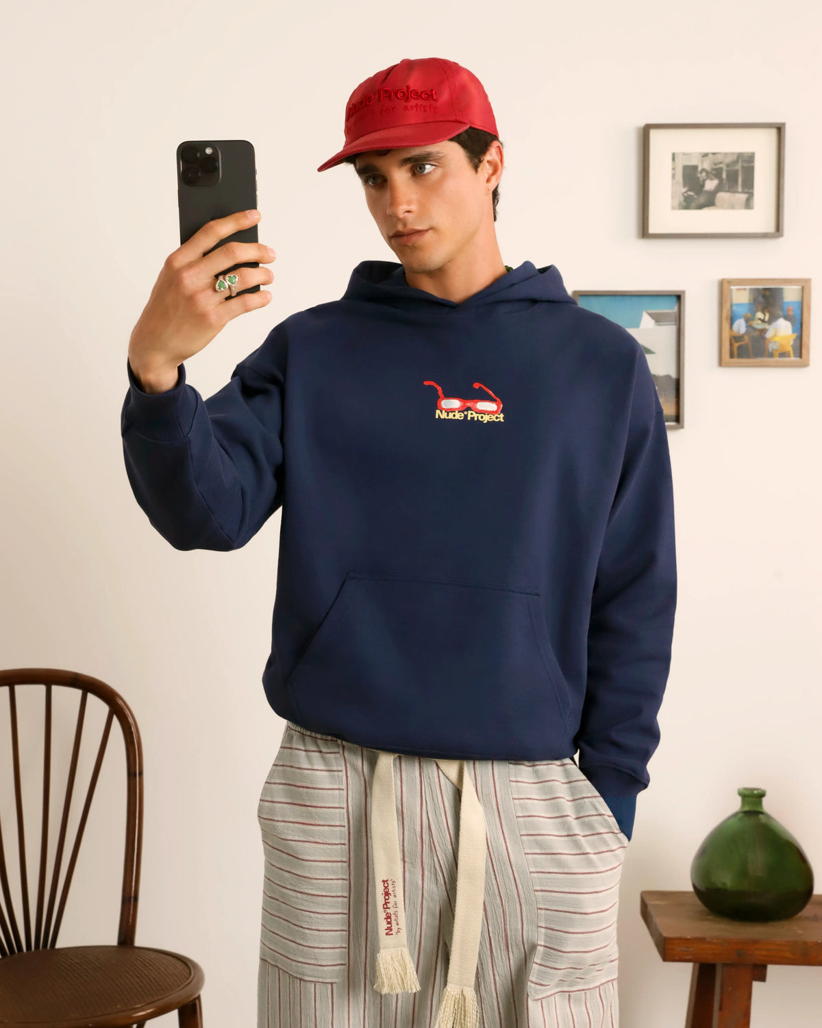 man [Model is 183cm/6'0” wearing size L]