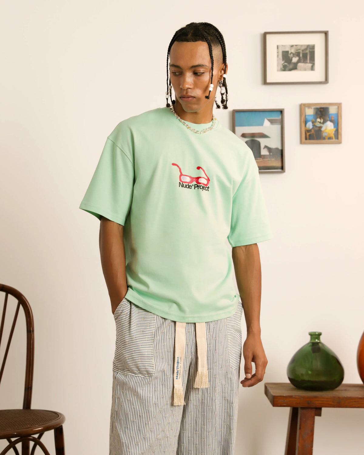 man [Model is 180cm/5’9” wearing size M]