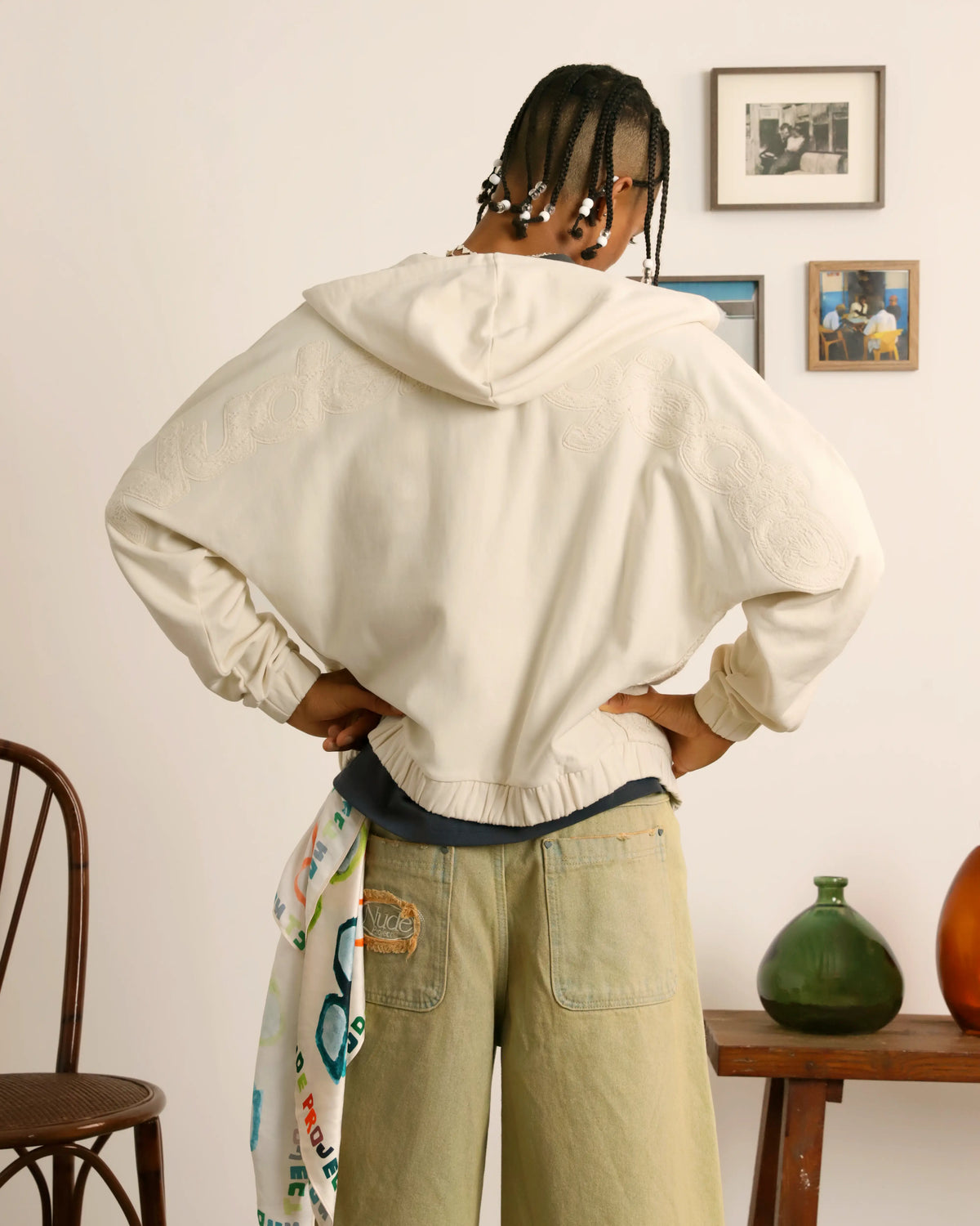 man [Model is 180cm/5’9” wearing size M]