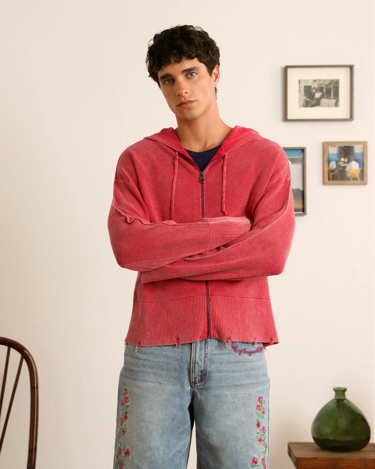 man [Model is 183cm/6'0” wearing size M]