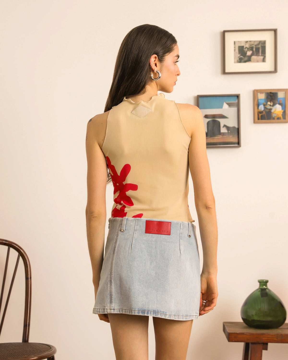 Woman [Model is 173cm/5’67” wearing size S]