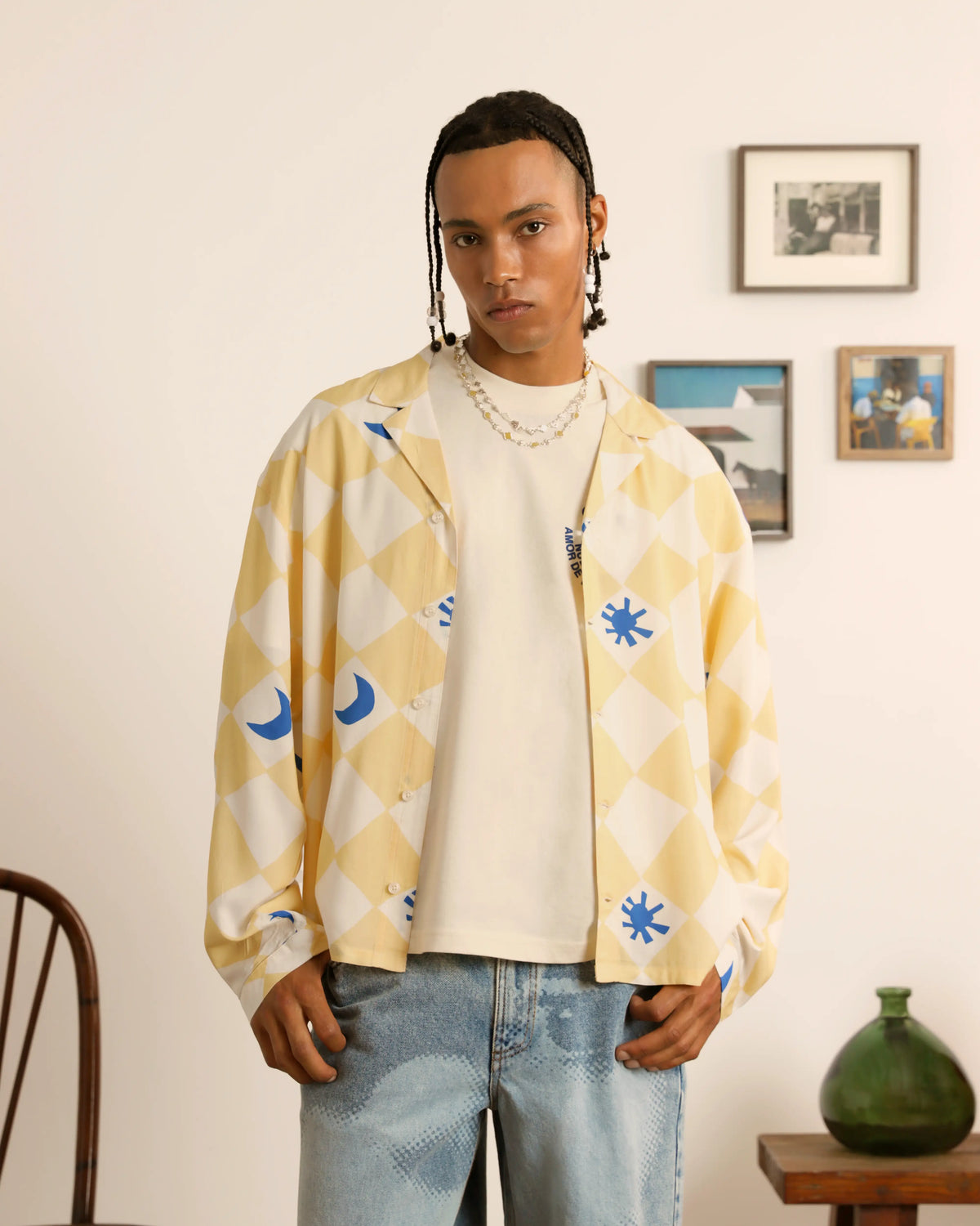 man [Model is 180cm/5’9” wearing size M]