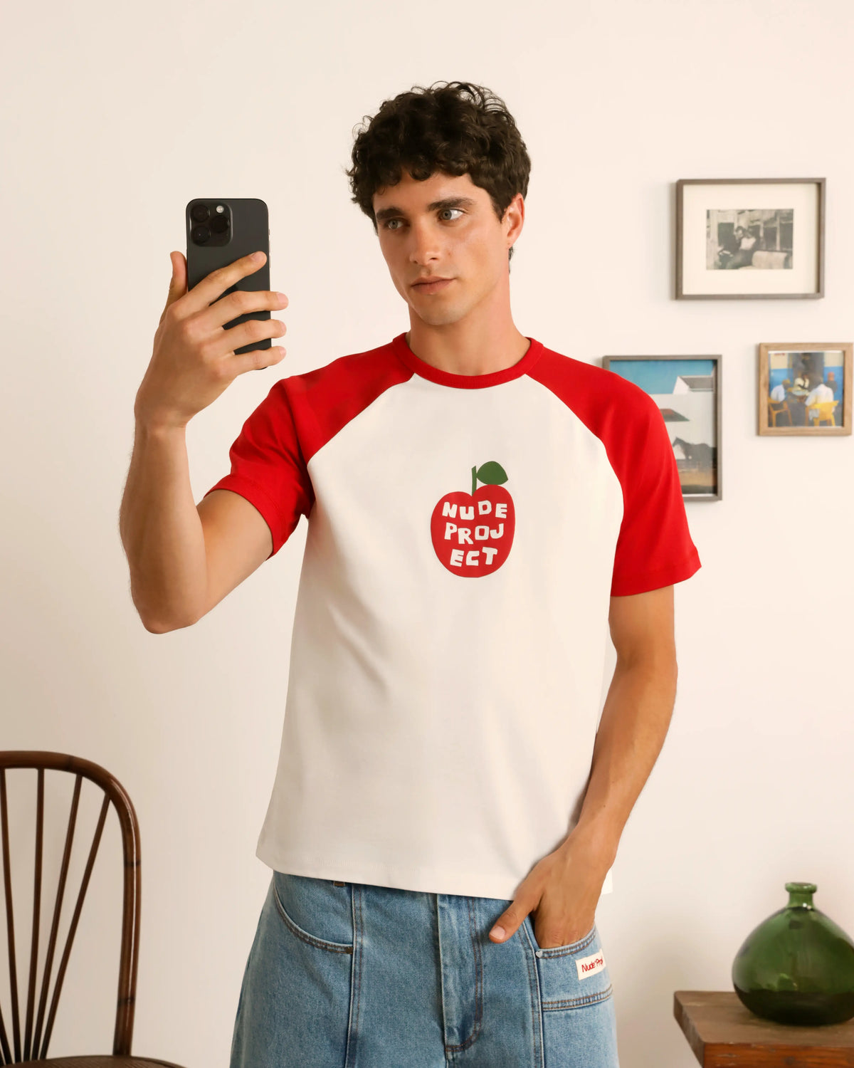 man [Model is 183cm/6'0” wearing size M]