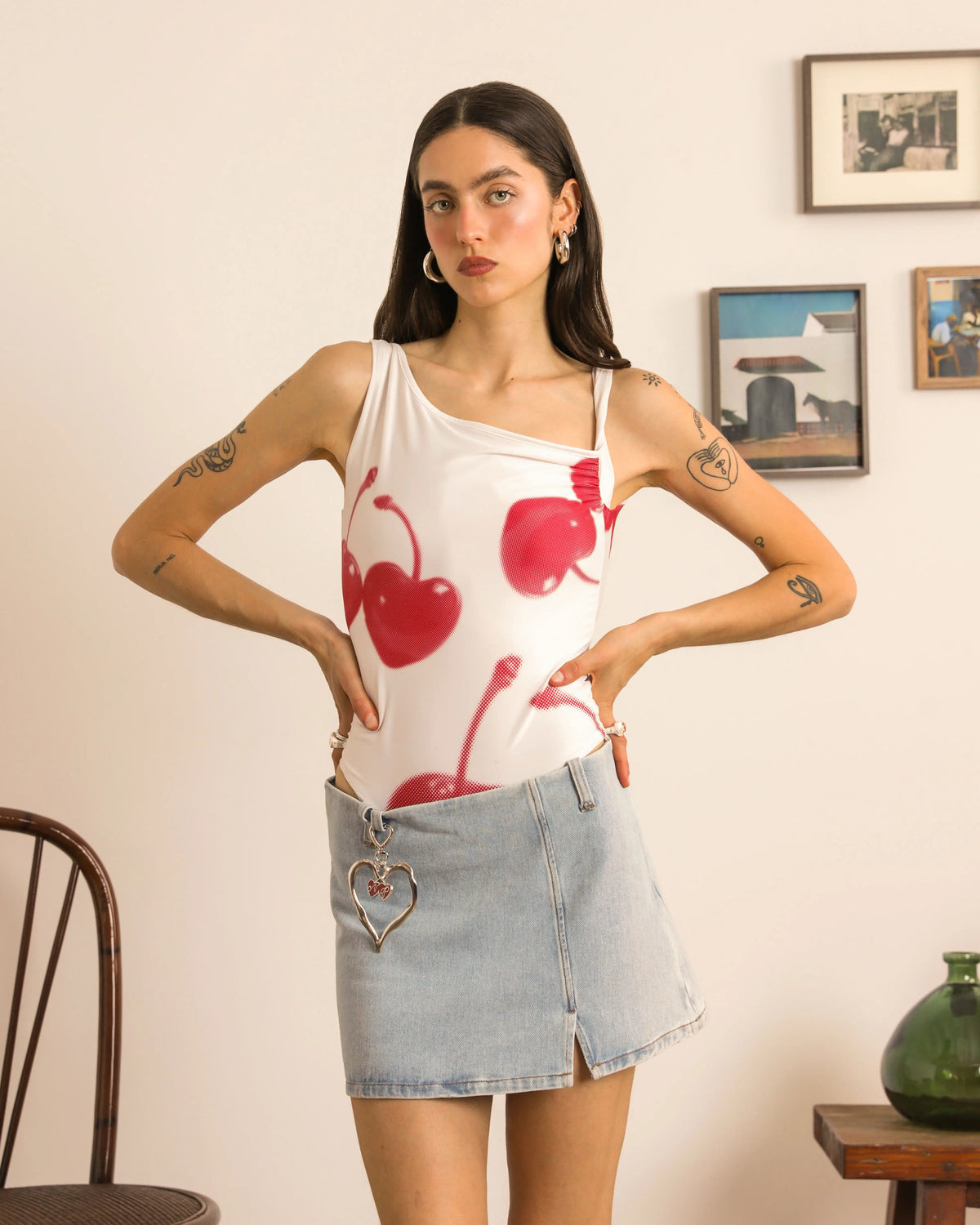 Woman [Model is 173cm/5’67” wearing size S]