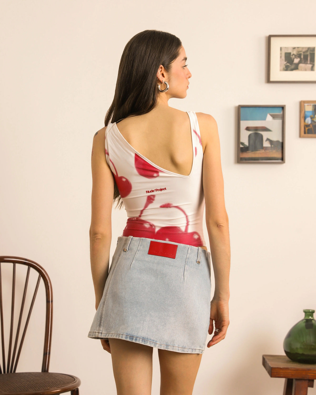 Woman [Model is 173cm/5’67” wearing size S]