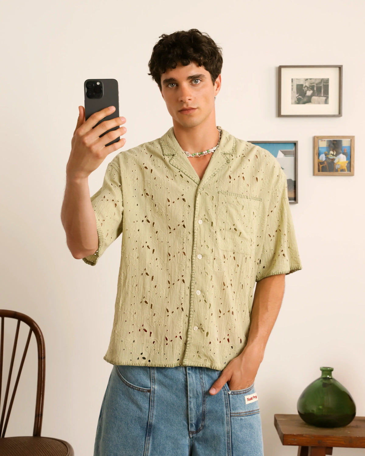 man [Model is 183cm/6'0” wearing size M]