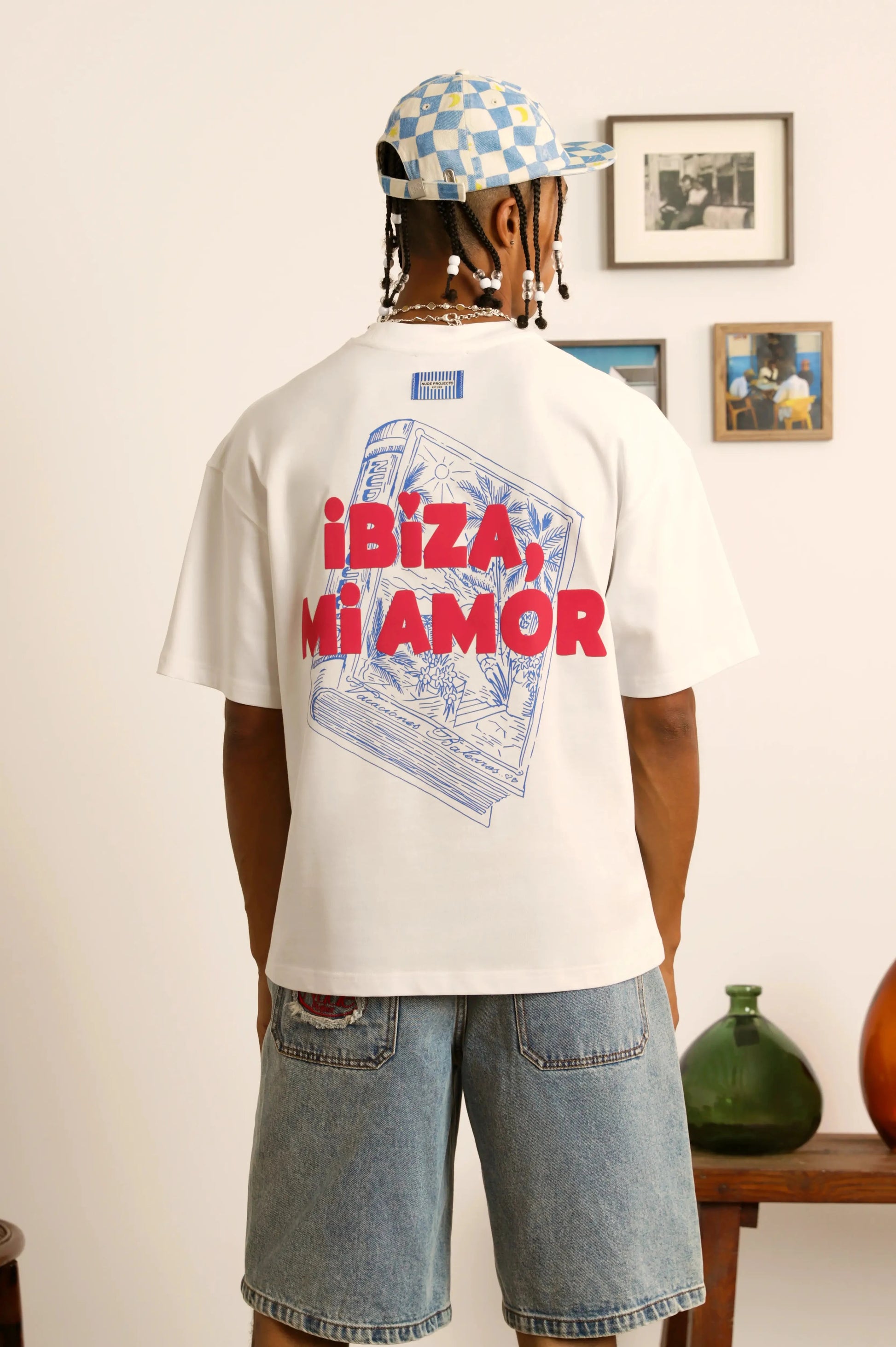 man [Model is 180cm/5’9” wearing size M]