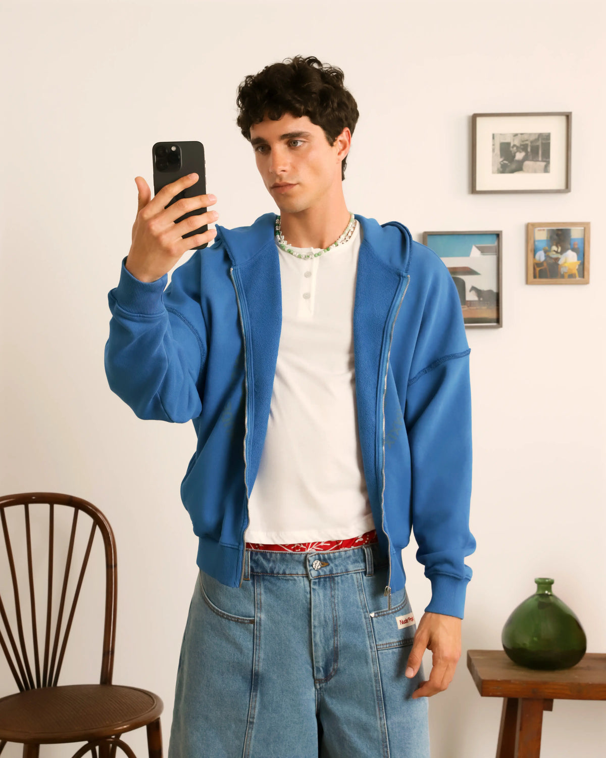 man [Model is 183cm/6'0” wearing size M]