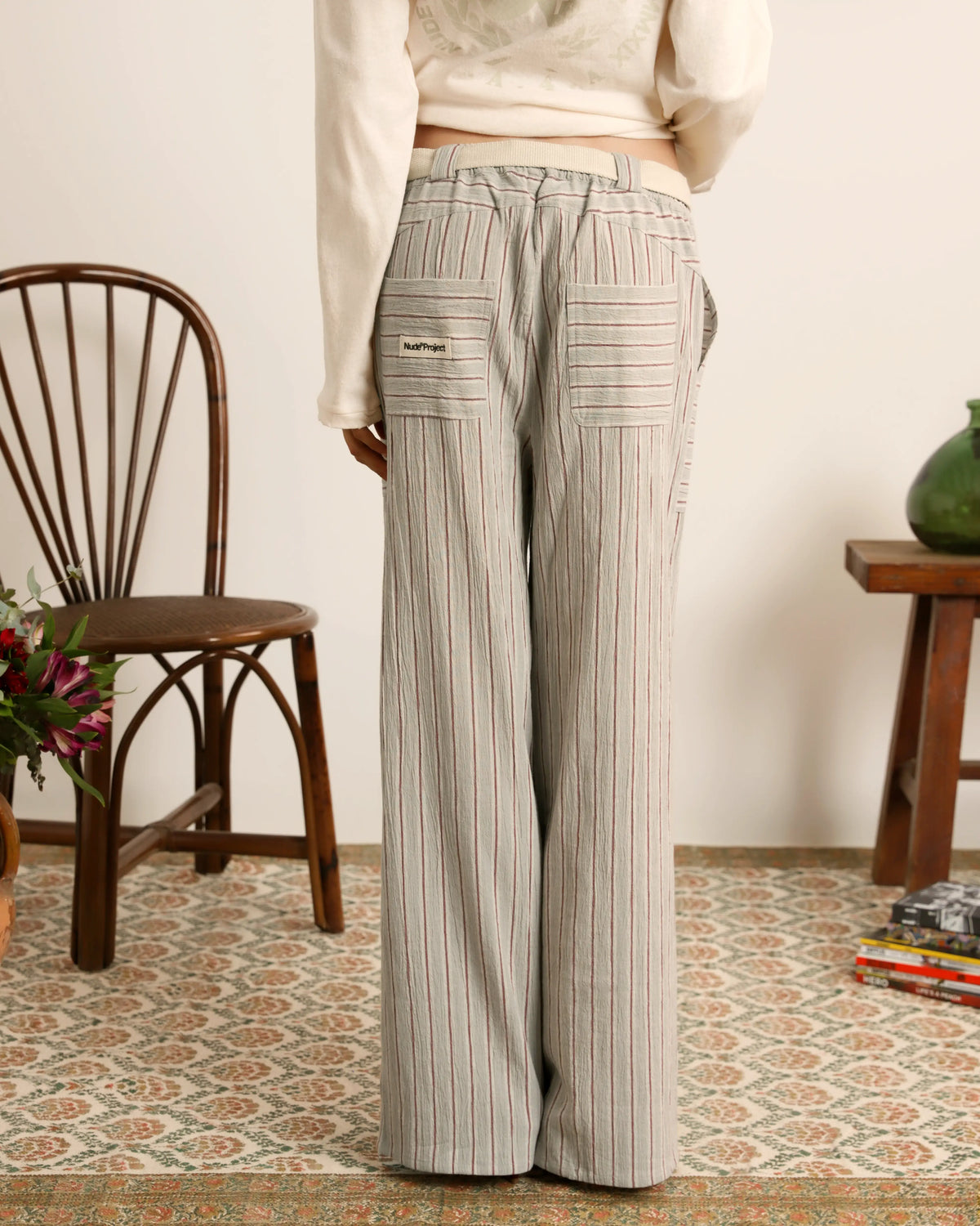 Woman [Model is 173cm/5’67” wearing size S]