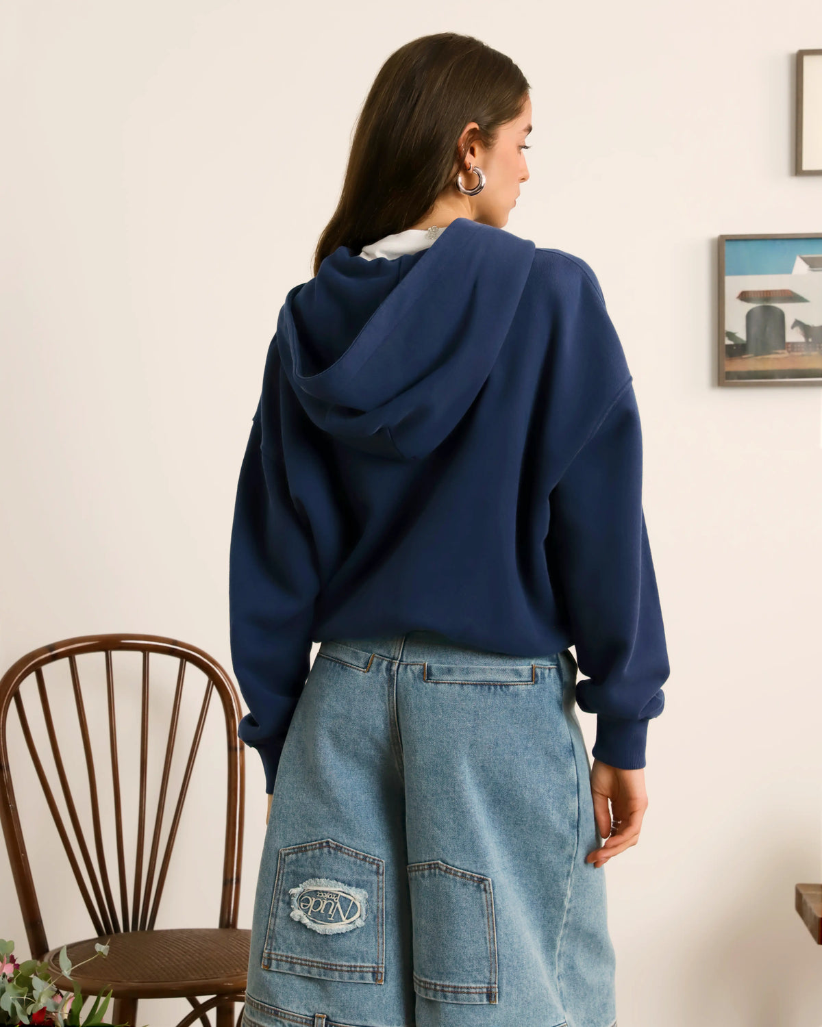 Woman [Model is 173cm/5’67” wearing size S]