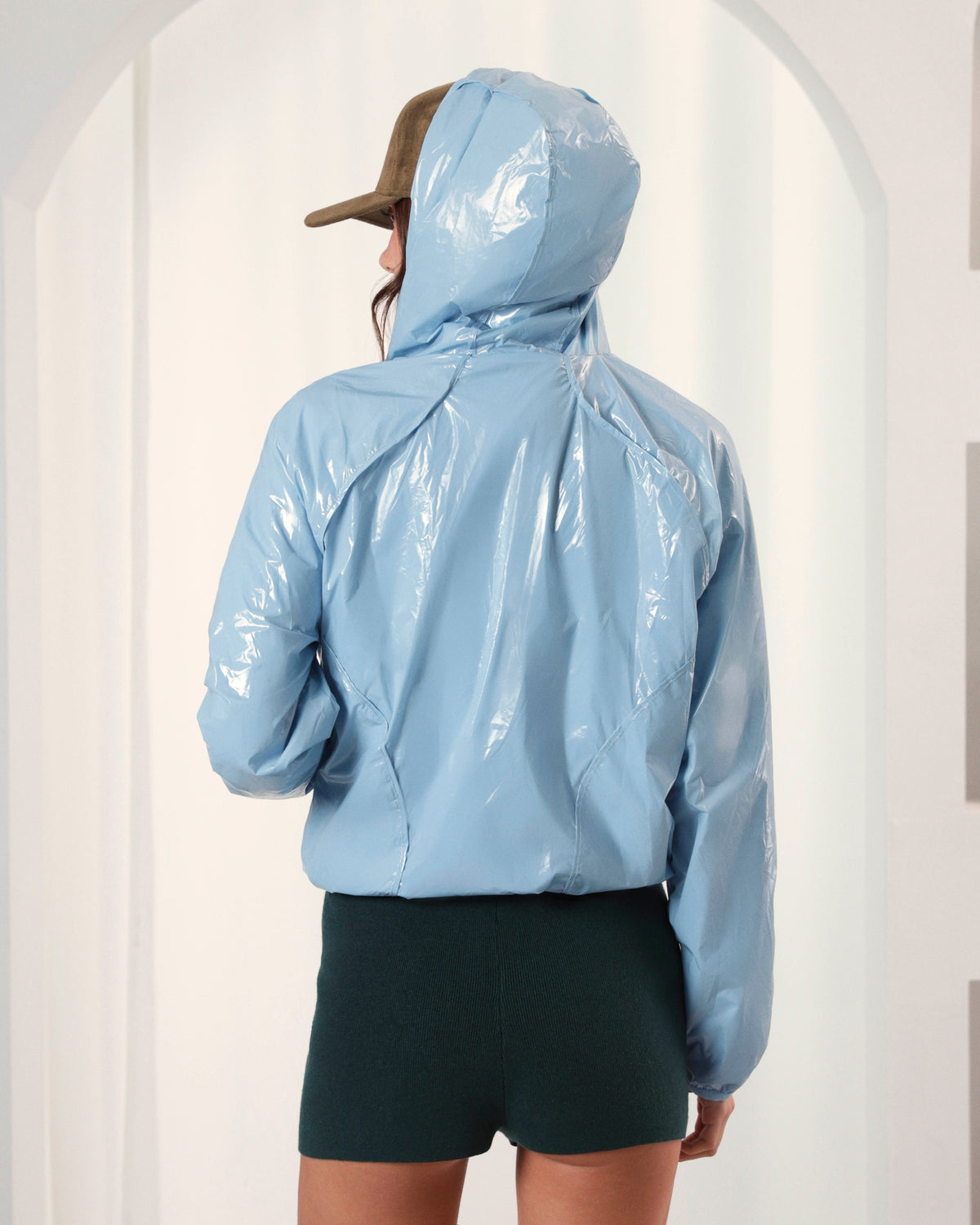 Woman [Model is 177cm/5’9” wearing size S]