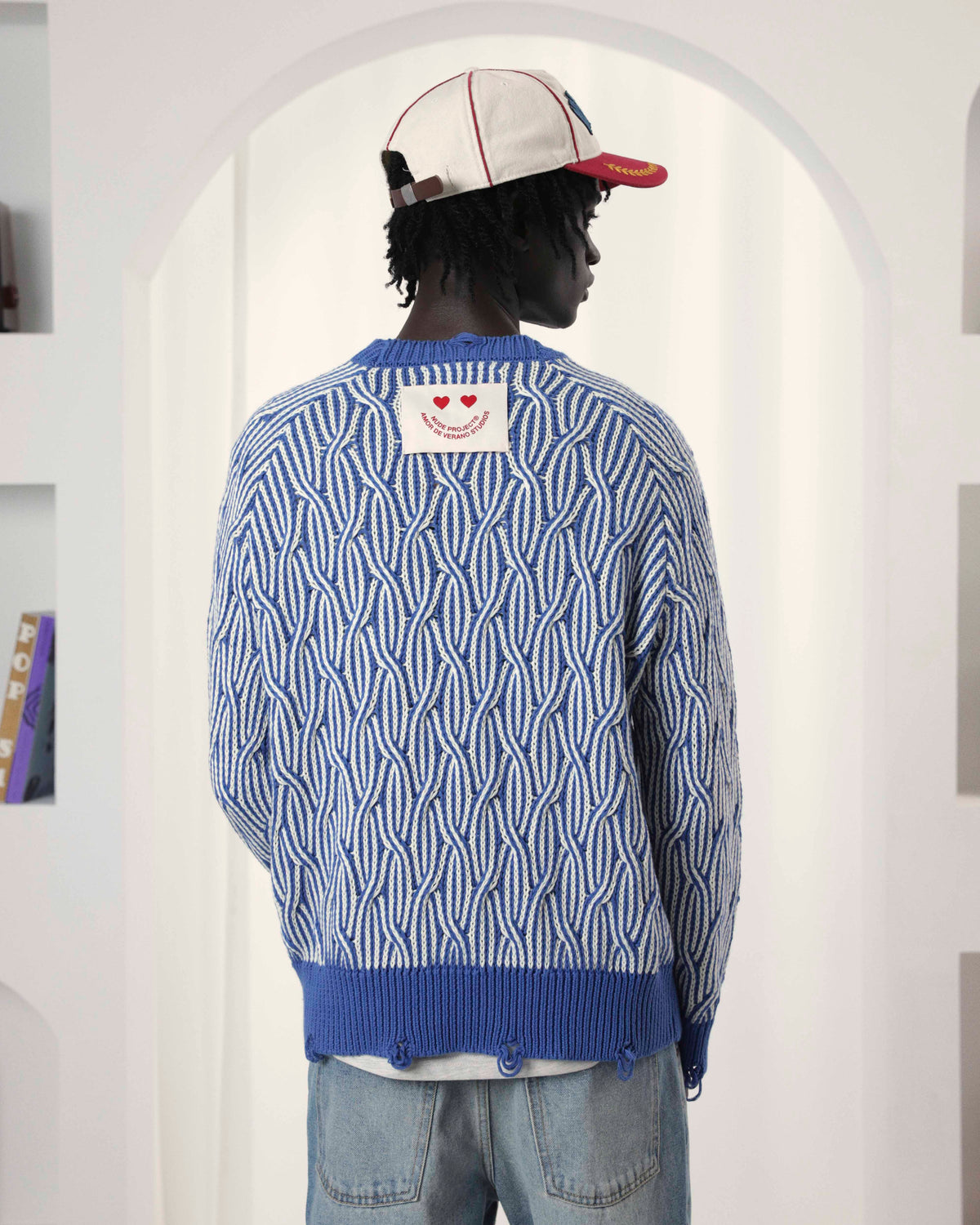 man [Model is 186cm/6’1” wearing size M]