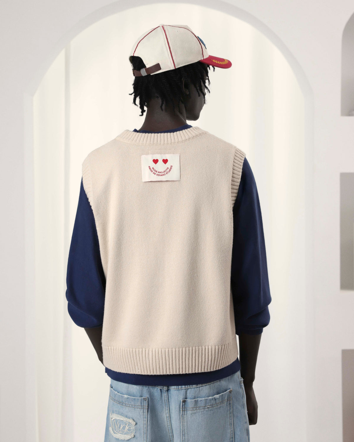 MAN [Model is 186cm/6’1” wearing size M]