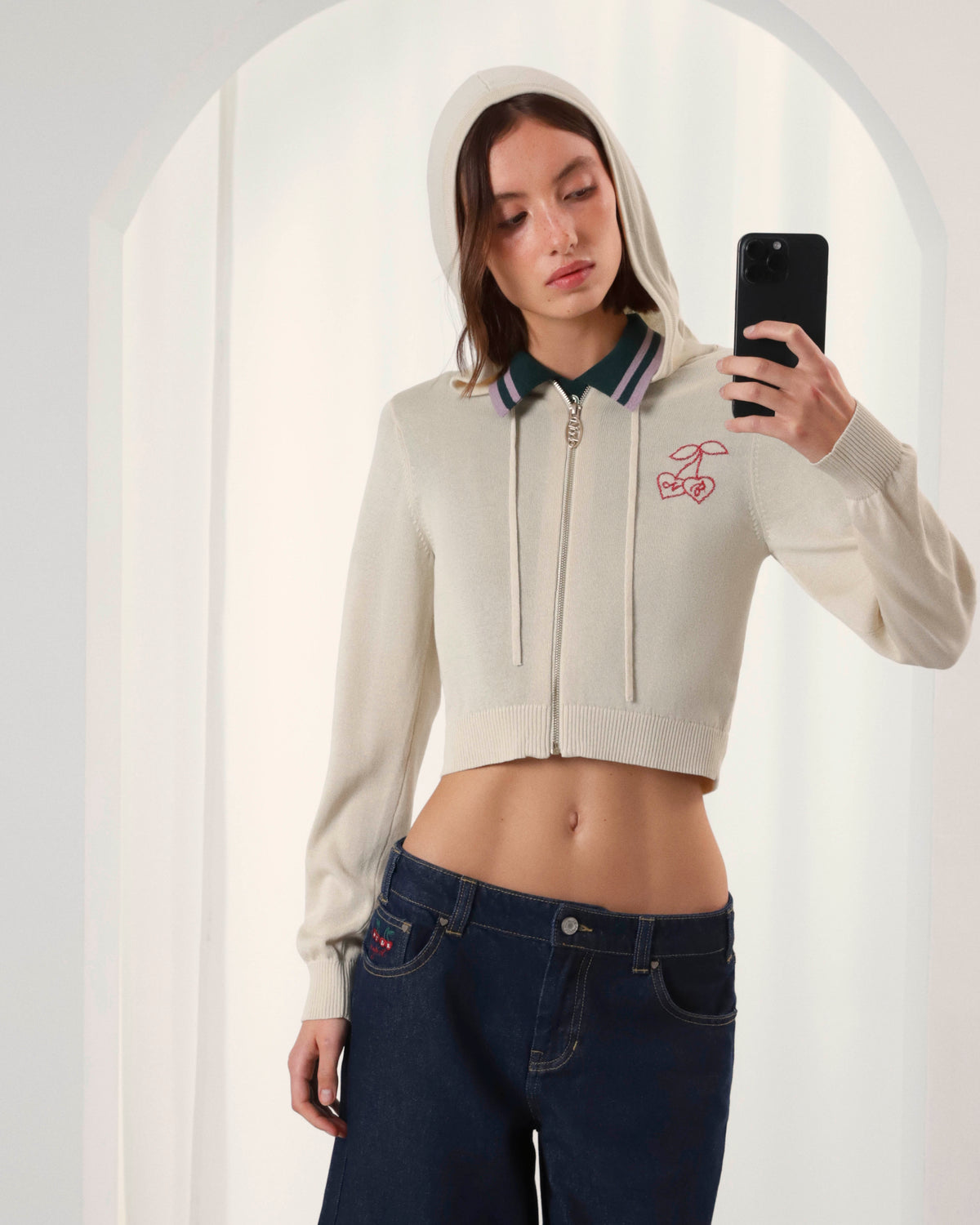 WOMAN [Model is 177cm/5’9” wearing size S]