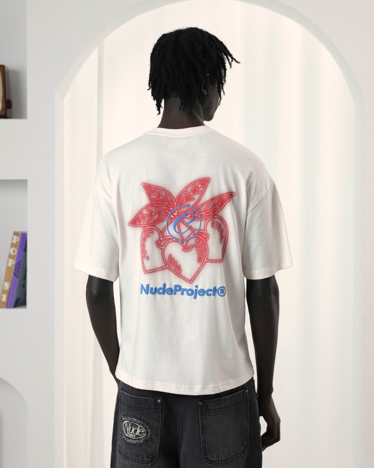 MAN [Model is 186cm/6’1” wearing size M]