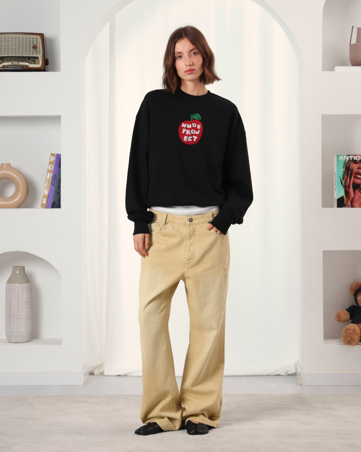 WOMAN [Model is 177cm/5’9” wearing size S]