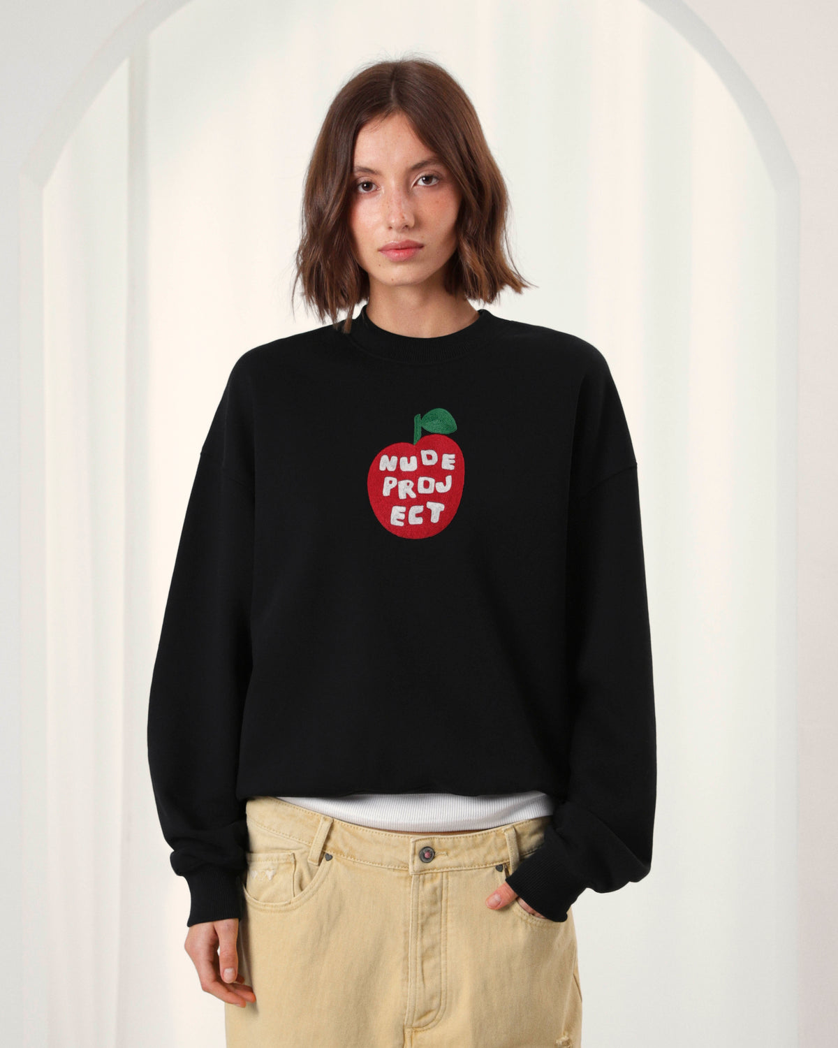 WOMAN [Model is 177cm/5’9” wearing size S]