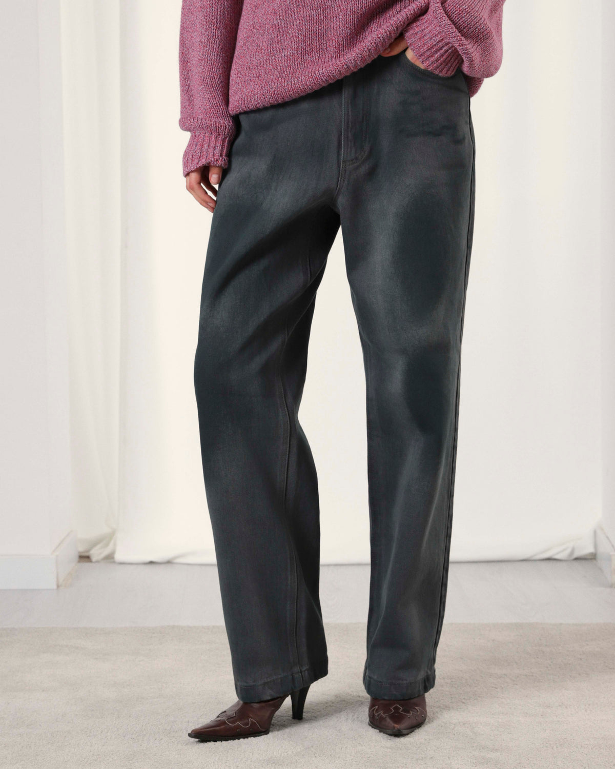 woman [Model is 177cm/5’9” wearing size S]