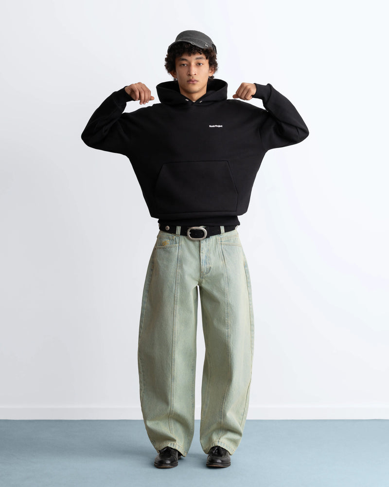MAN [Model is 180 cm/5’90” wearing size M]