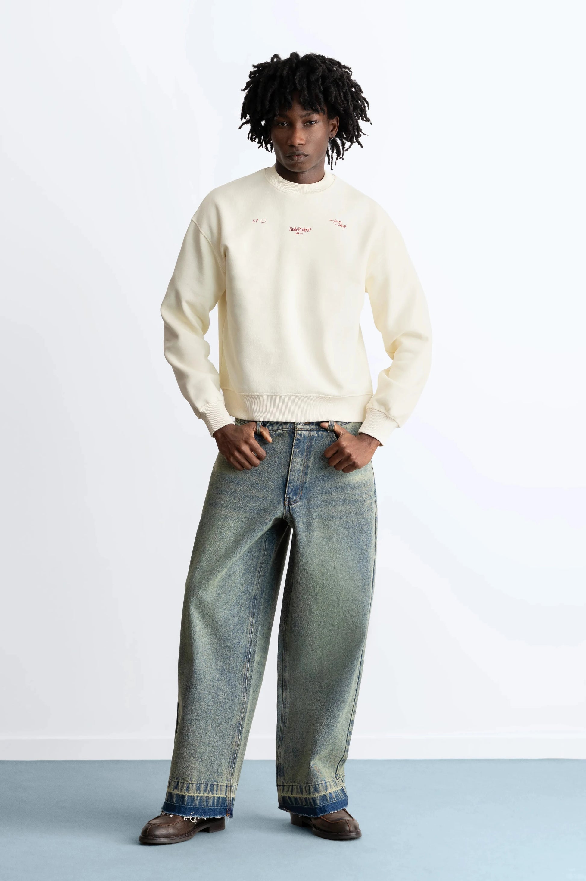 MAN [Model is 189cm /6'2.5" wearing size M]