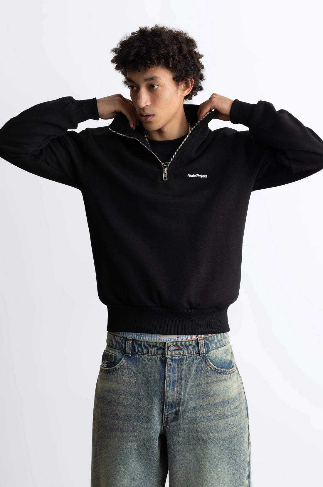 MAN [Model is 180 cm/5’90” wearing size M]