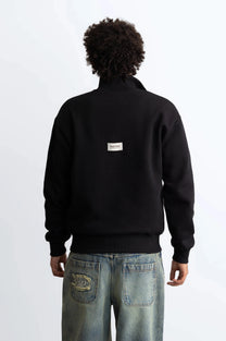 MAN [Model is 180 cm/5’90” wearing size M]