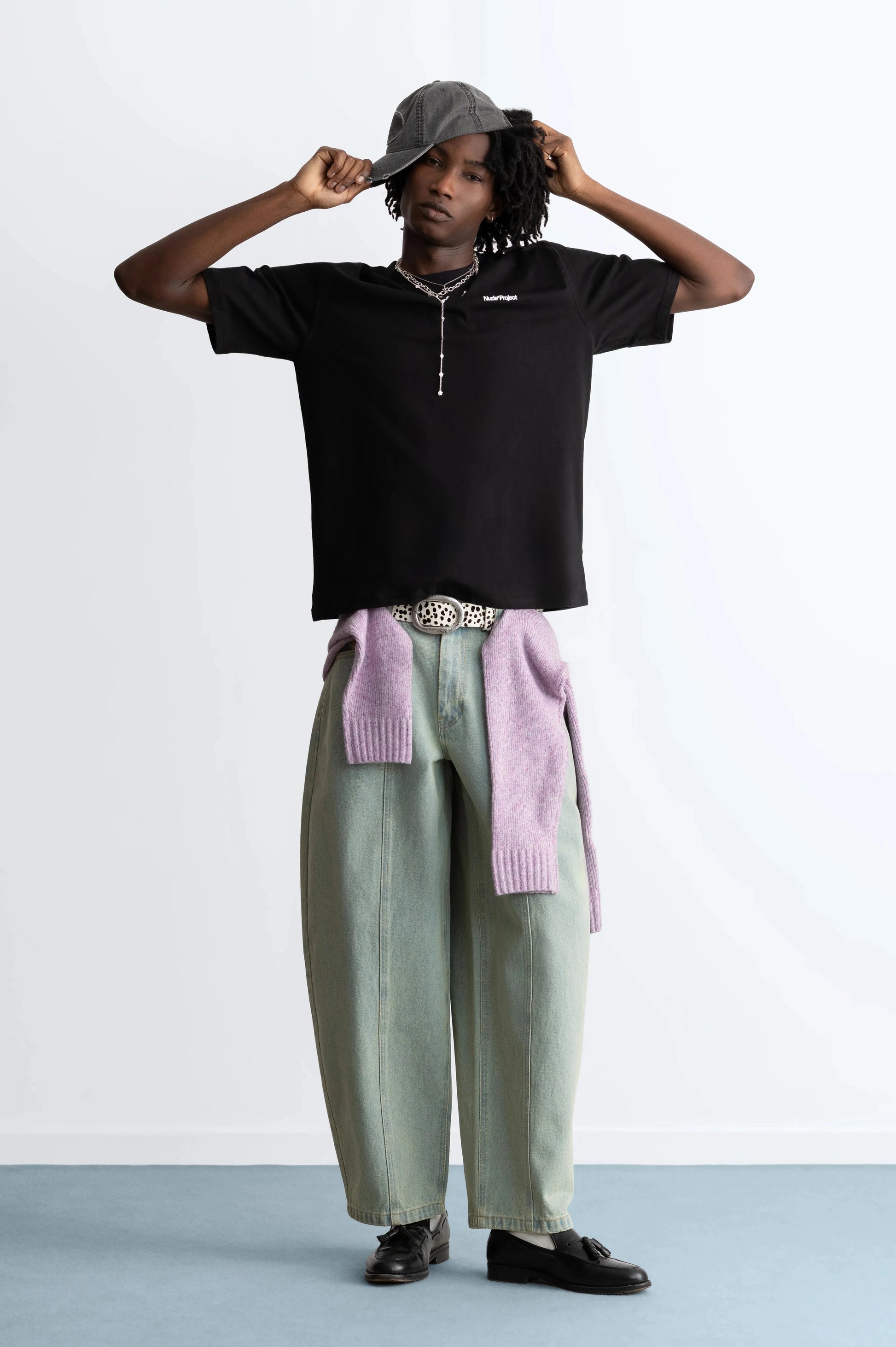 MAN [Model is 189cm /6'2.5" wearing size M]