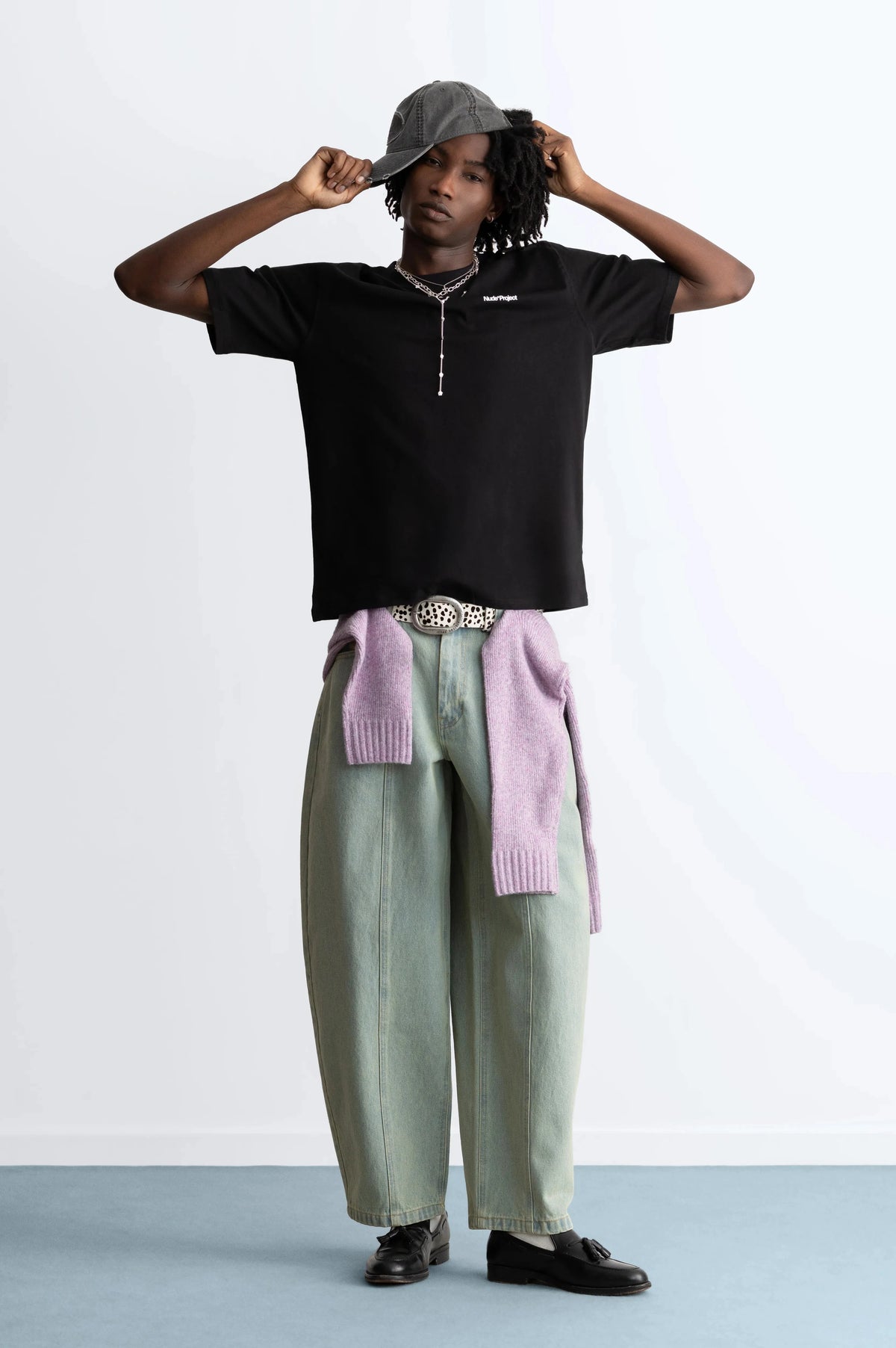 MAN [Model is 189cm /6'2.5" wearing size M]