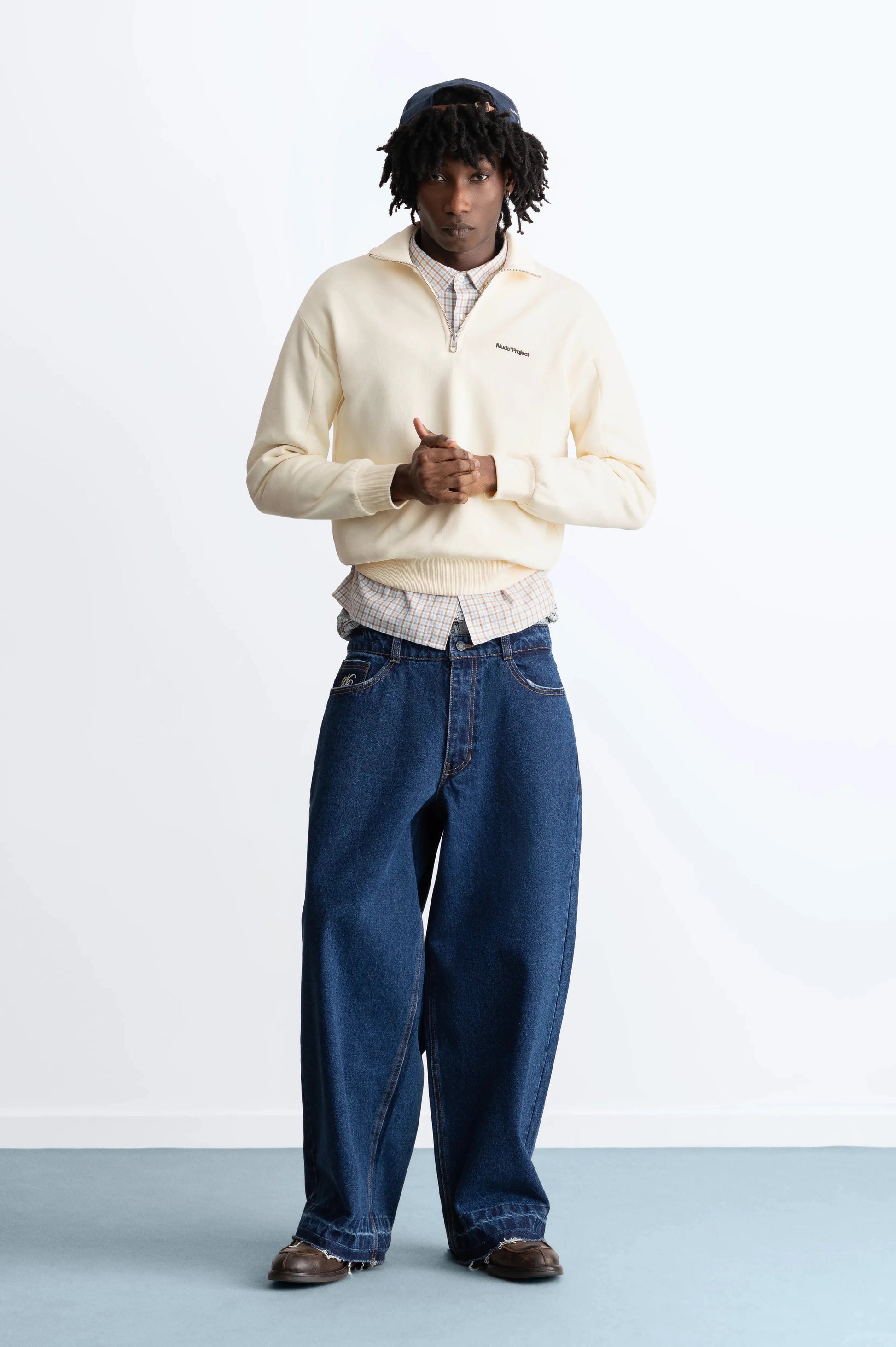 MAN [Model is 189cm /6'2.5" wearing size M]