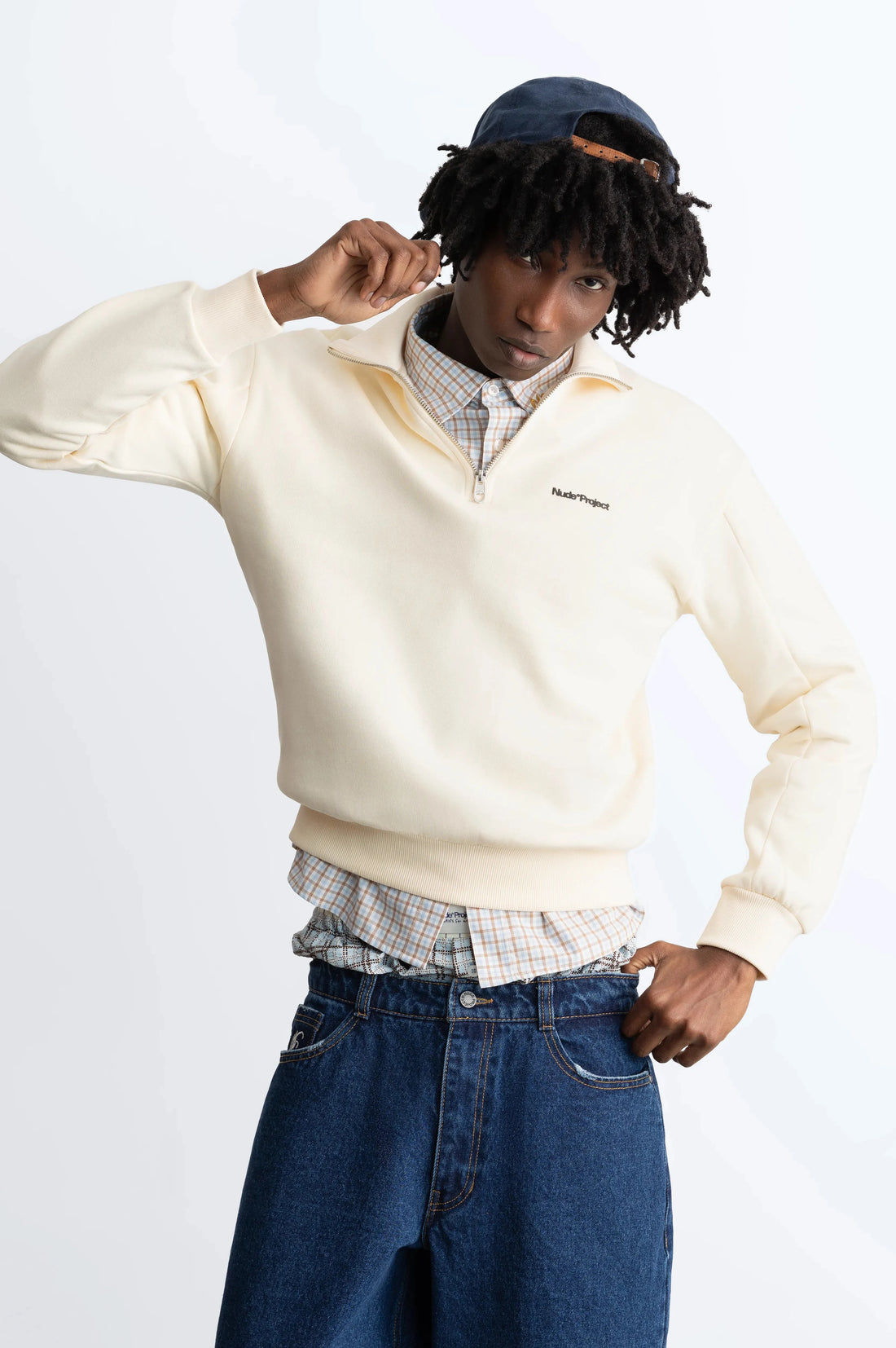 MAN [Model is 189cm /6'2.5" wearing size M]