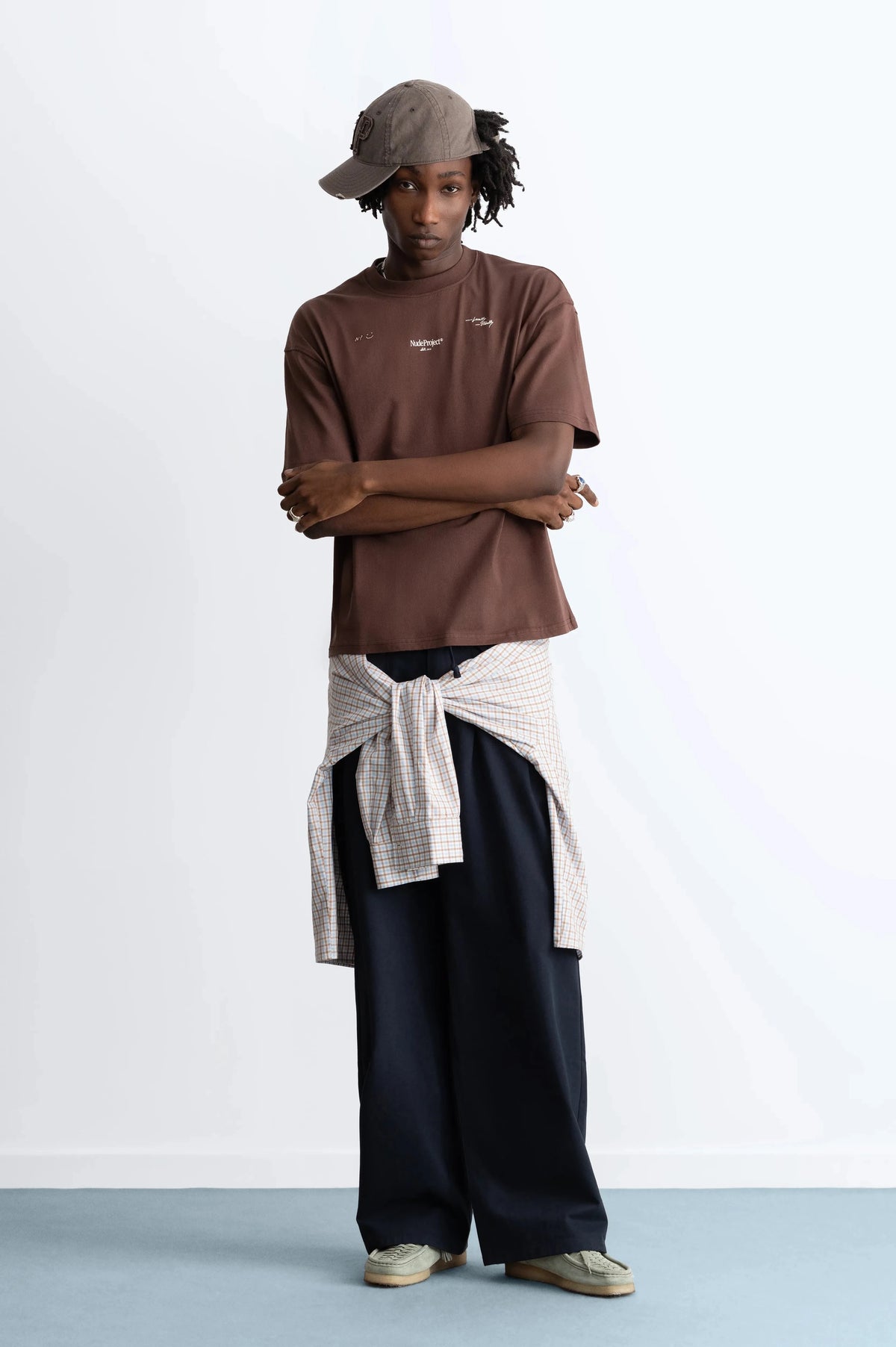 MAN [Model is 189cm /6'2.5" wearing size M]