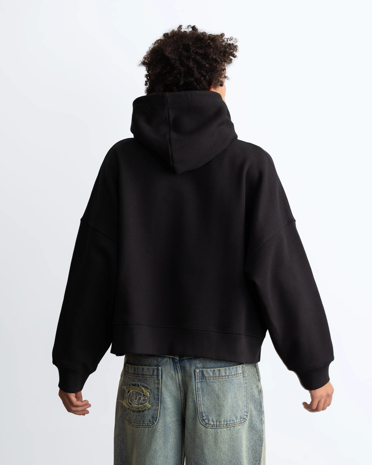 MAN [Model is 180 cm/5’90” wearing size M]