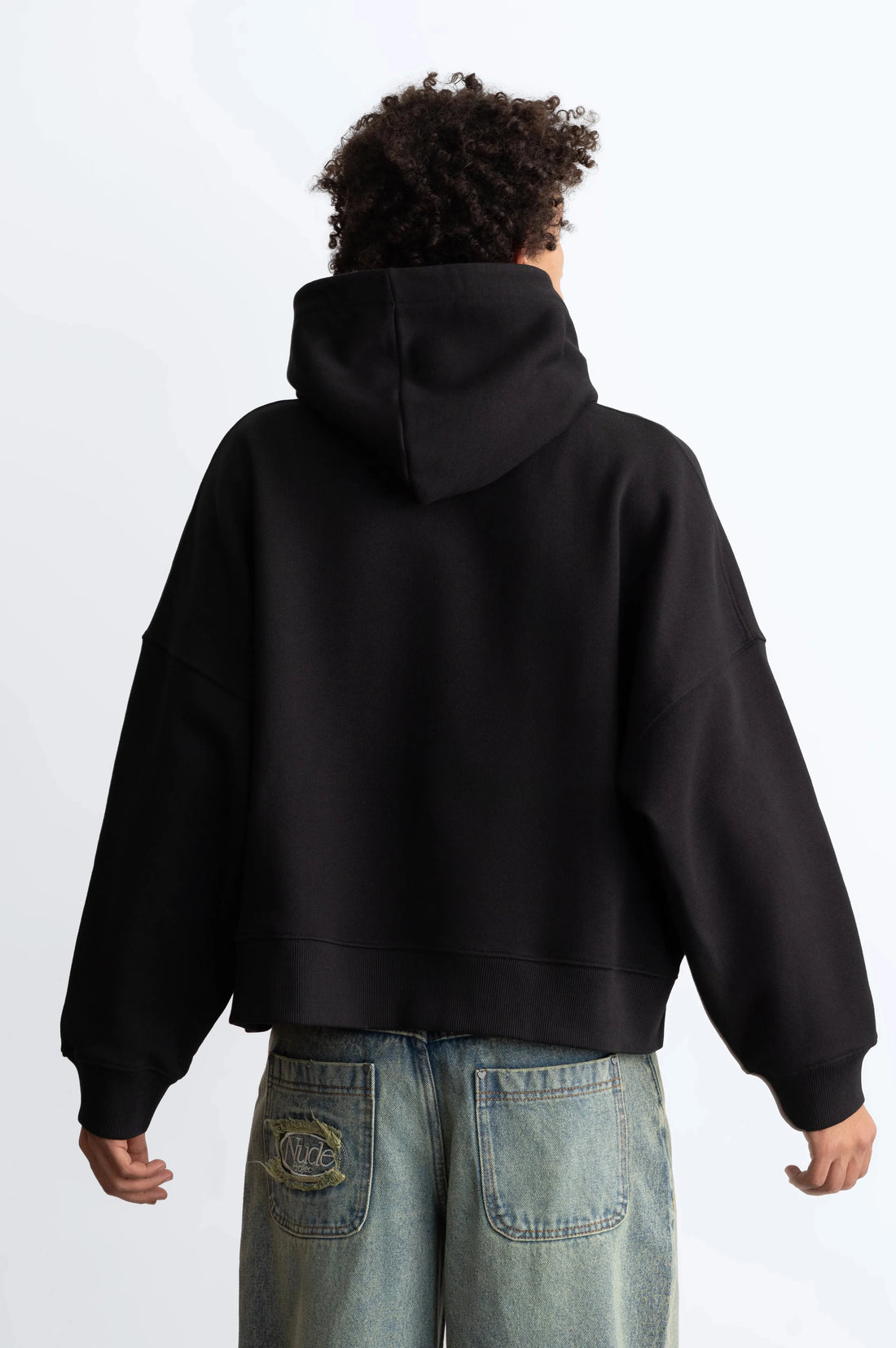 MAN [Model is 180 cm/5’90” wearing size M]