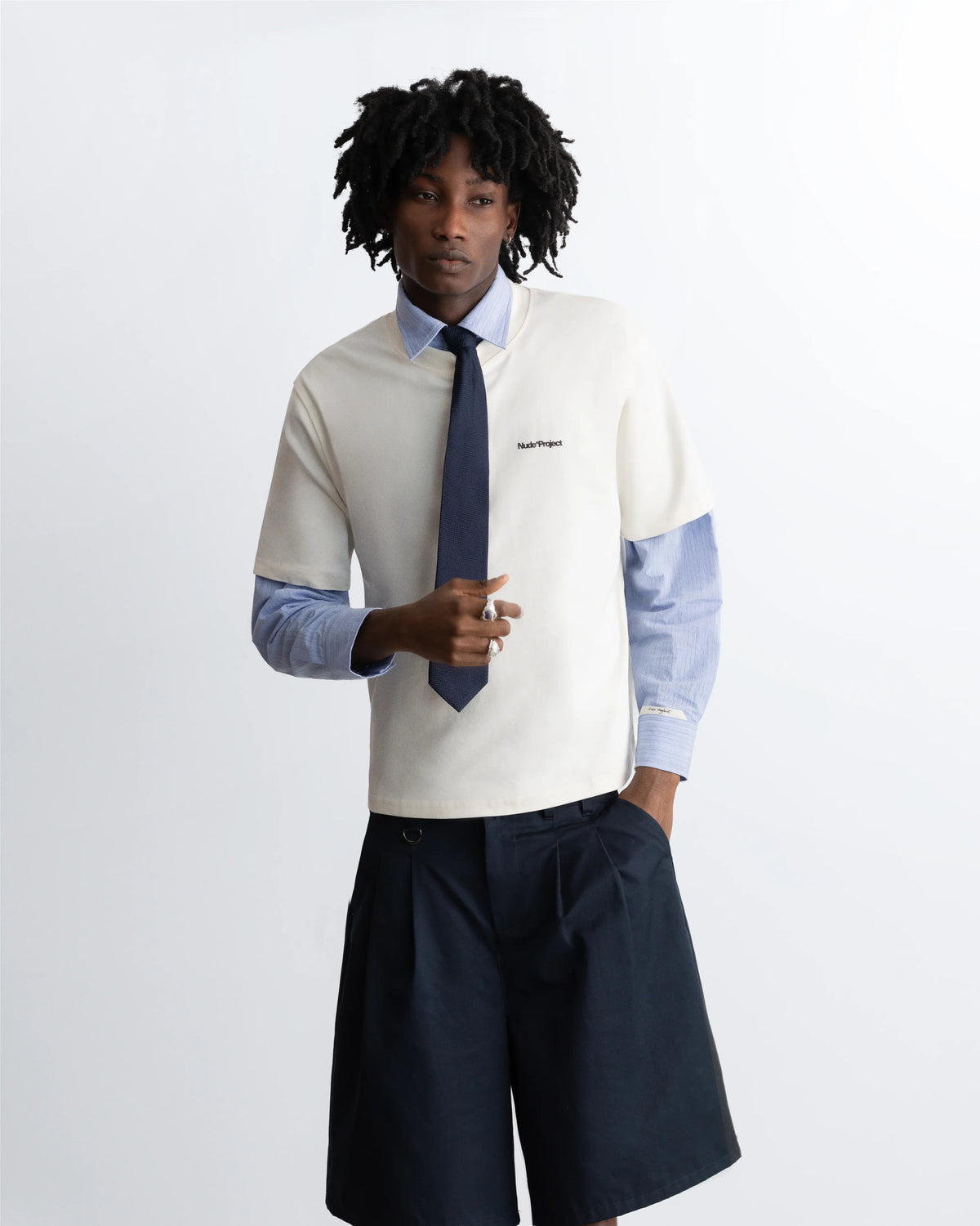 MAN [Model is 189cm /6'2.5" wearing size M]