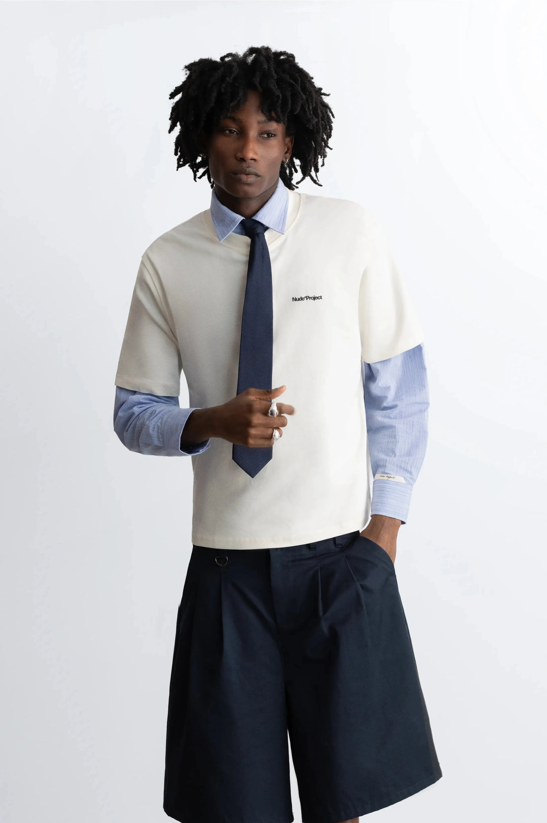 MAN [Model is 189cm /6'2.5" wearing size M]