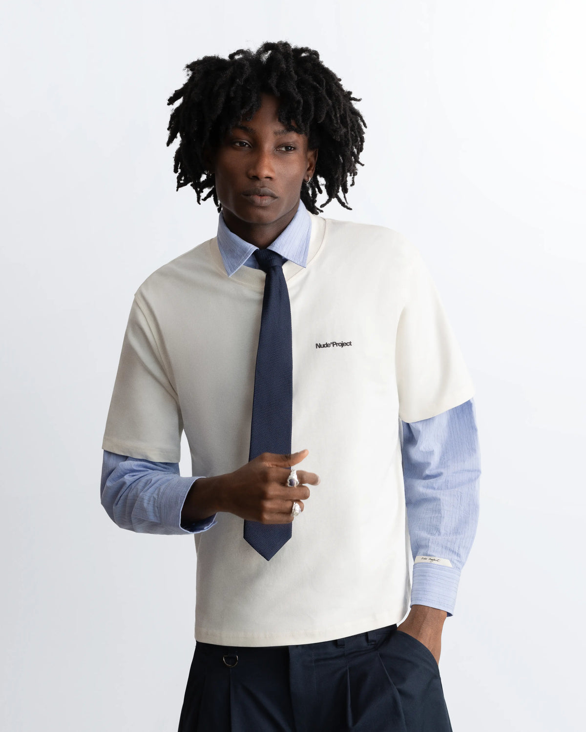 MAN [Model is 189cm /6'2.5" wearing size M]