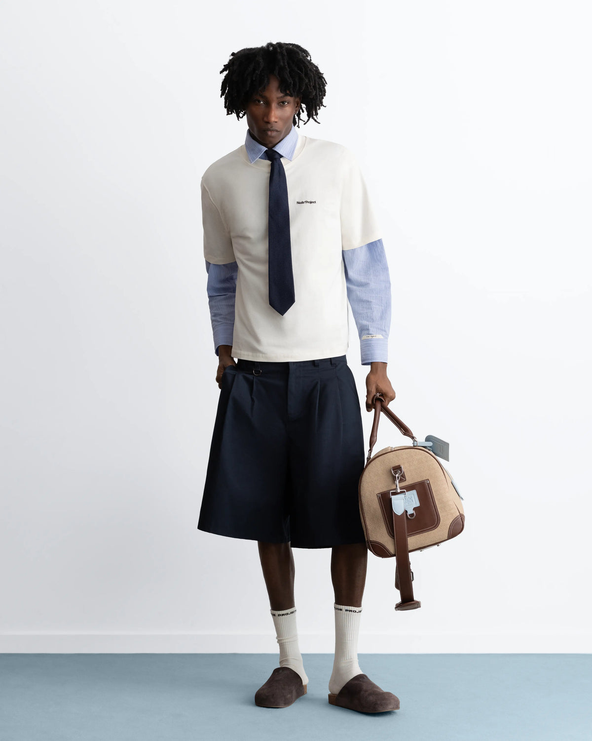 MAN [Model is 189cm /6'2.5" wearing size M]