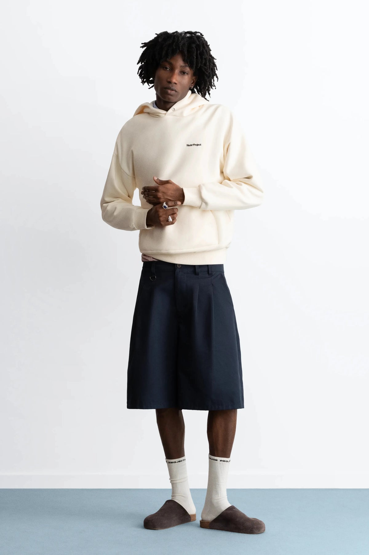 MAN [Model is 189cm /6'2.5" wearing size M]