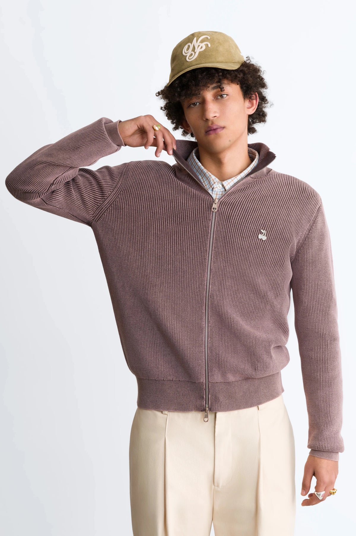 MAN [Model is 180cm/5’11” wearing size M]
