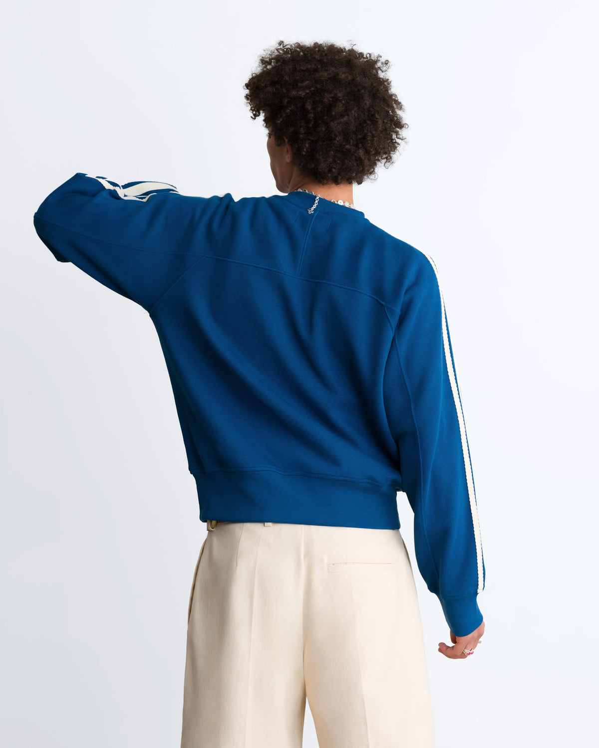 MAN [Model is 180cm/5’11” wearing size M]