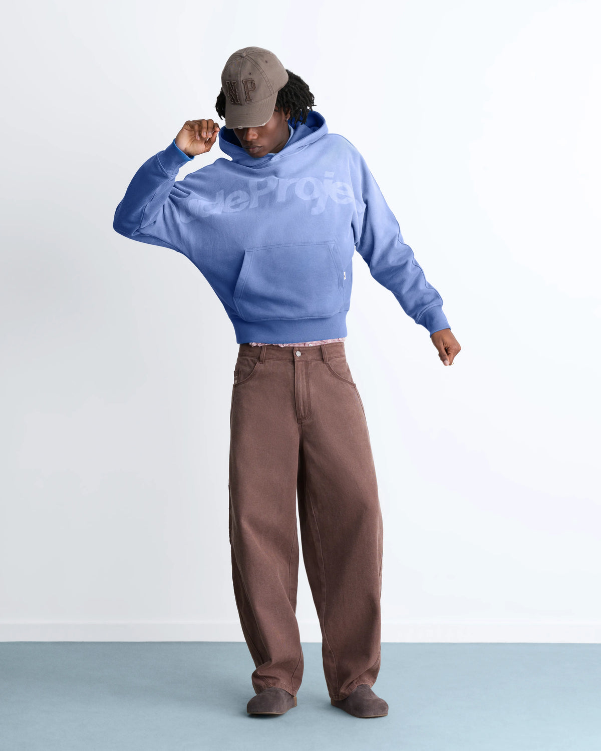 MAN [Model is 189cm/6'2” wearing size M]