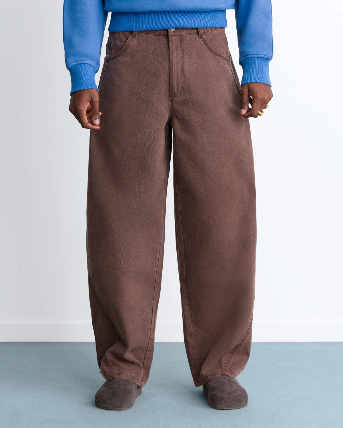 MAN [Model is 189cm/6'2” wearing size 40]